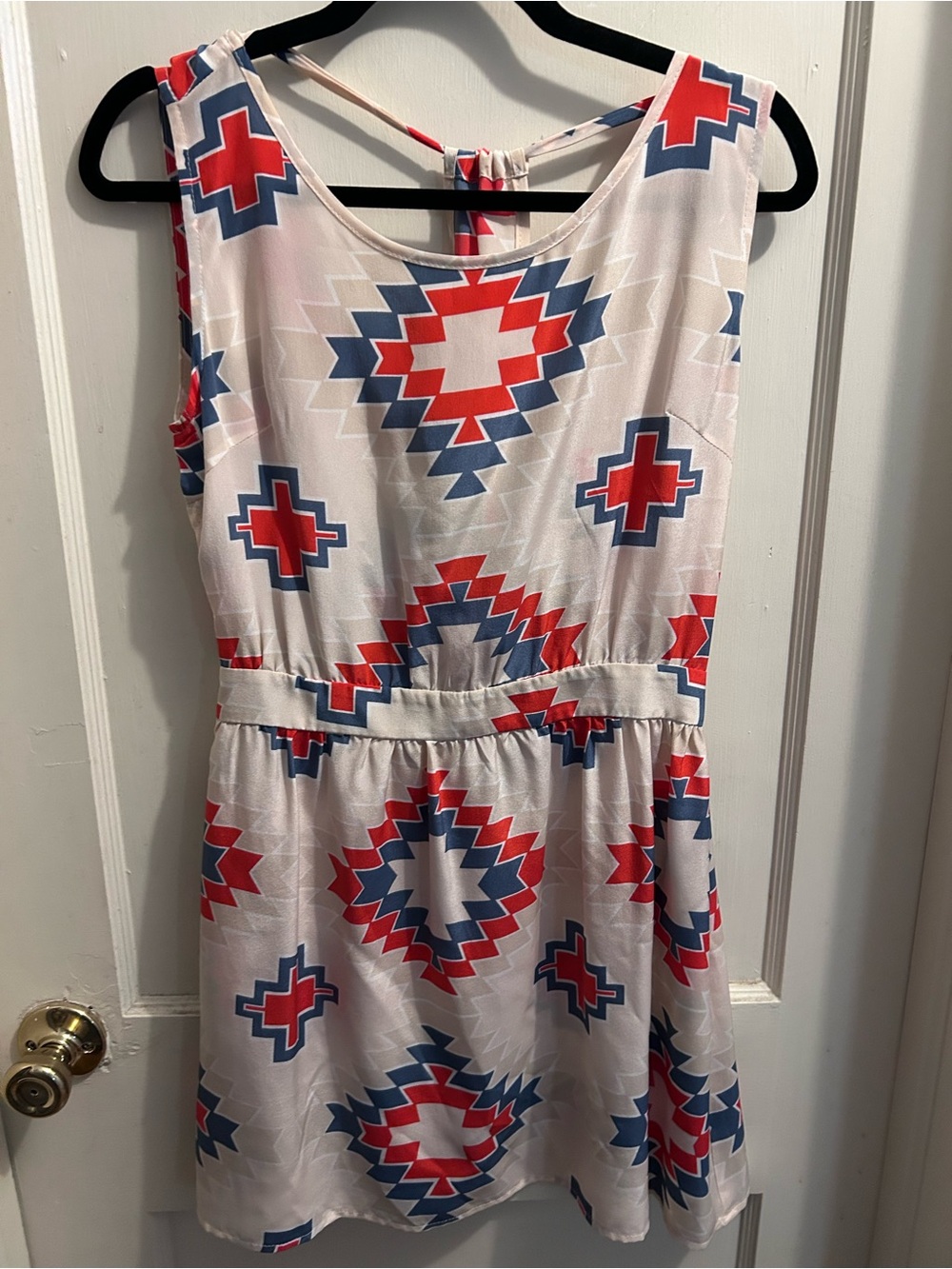 NWT Myne Ashley Ann 100%‎ Silk Sleeveless Aztec Print Size 2